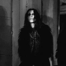 Chelsea Wolfe - What's Hot?