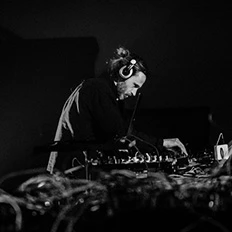 x.y.r. - HHV Mag Artist & Partner Vinyl Charts aus 2024