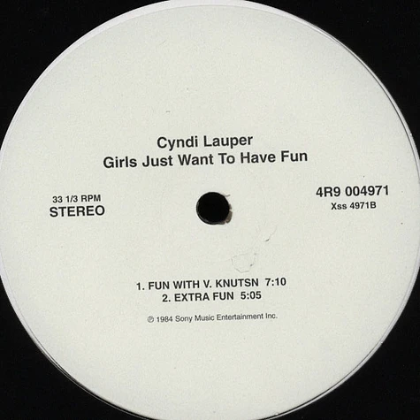 Cyndi Lauper - Girls just want to have fun