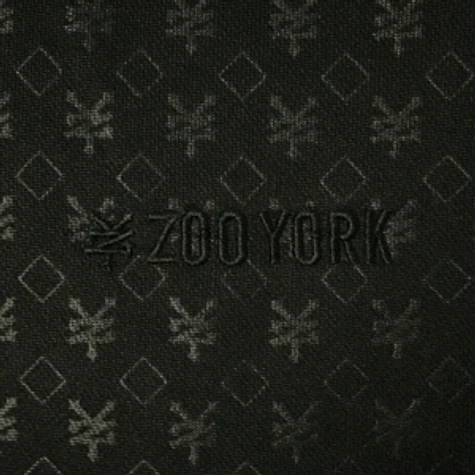 Zoo York - Embossed zip-up hoodie