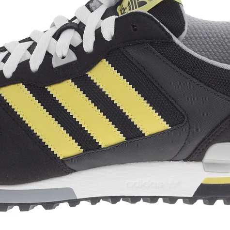 adidas - ZX 700