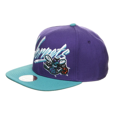 Mitchell & Ness - Charlotte Hornets NBA Vice Script Snapback Cap