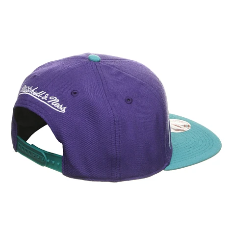 Mitchell & Ness - Charlotte Hornets NBA Vice Script Snapback Cap