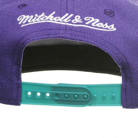 Mitchell & Ness - Charlotte Hornets NBA Vice Script Snapback Cap