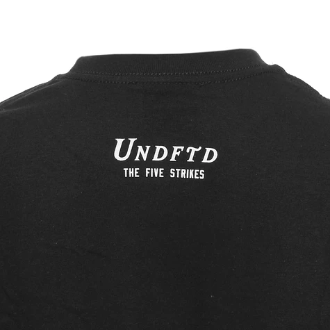Undefeated - Ivy Strikes T-Shirt