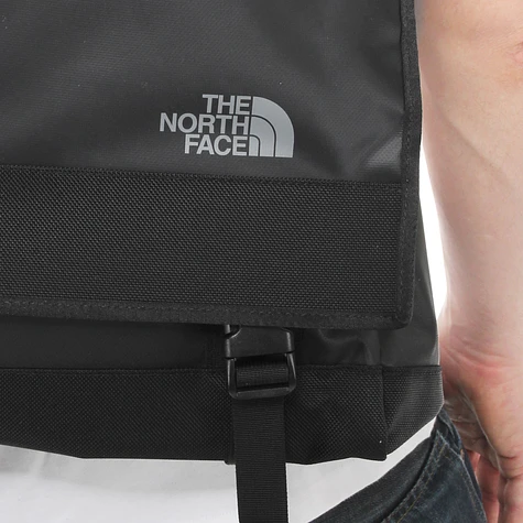 The North Face - Base Camp Messenger Bag M