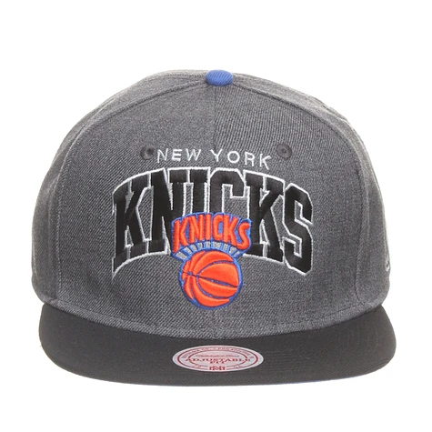 Mitchell & Ness - New York Knicks NBA Arch W/Logo G2 Snapback Cap