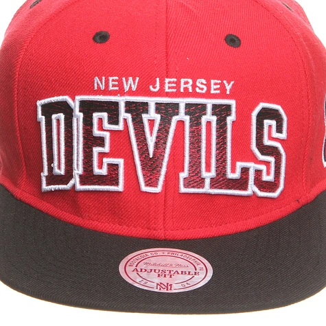 Mitchell & Ness - New Jersey Devils NHL Arch Gradient Snapback Cap