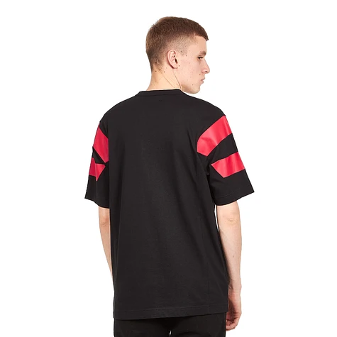 Fred Perry - Printed Sleeve Panel T-Shirt