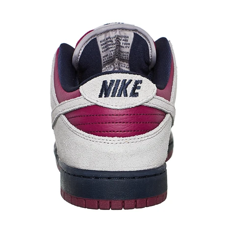 Nike SB - Dunk Low Pro