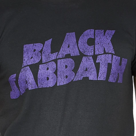 Black Sabbath - Wavy Logo Vintage T-Shirt