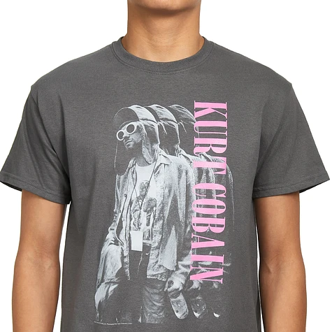 Kurt Cobain - Standing T-Shirt