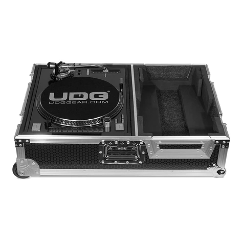 UDG - Ultimate Flight Case Scratch Plus (Trolley + Wheels)