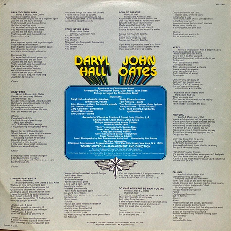 Daryl Hall & John Oates - Bigger Than Both Of Us