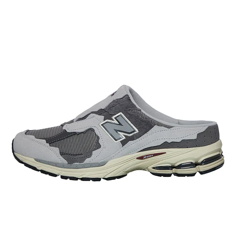 New Balance - M2002 NA