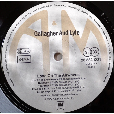 Gallagher & Lyle - Love On The Airwaves