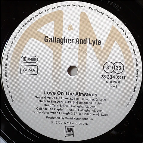 Gallagher & Lyle - Love On The Airwaves