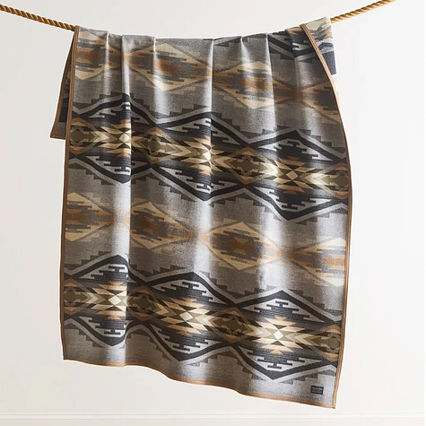 Pendleton - Jacquard Unnapped Robe