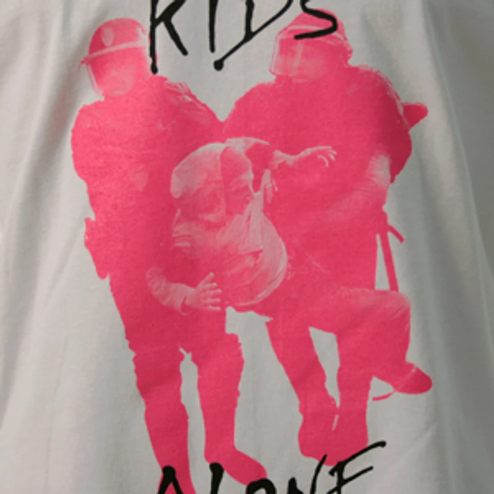 Soy Clothing - Leave us kids alone T-Shirt