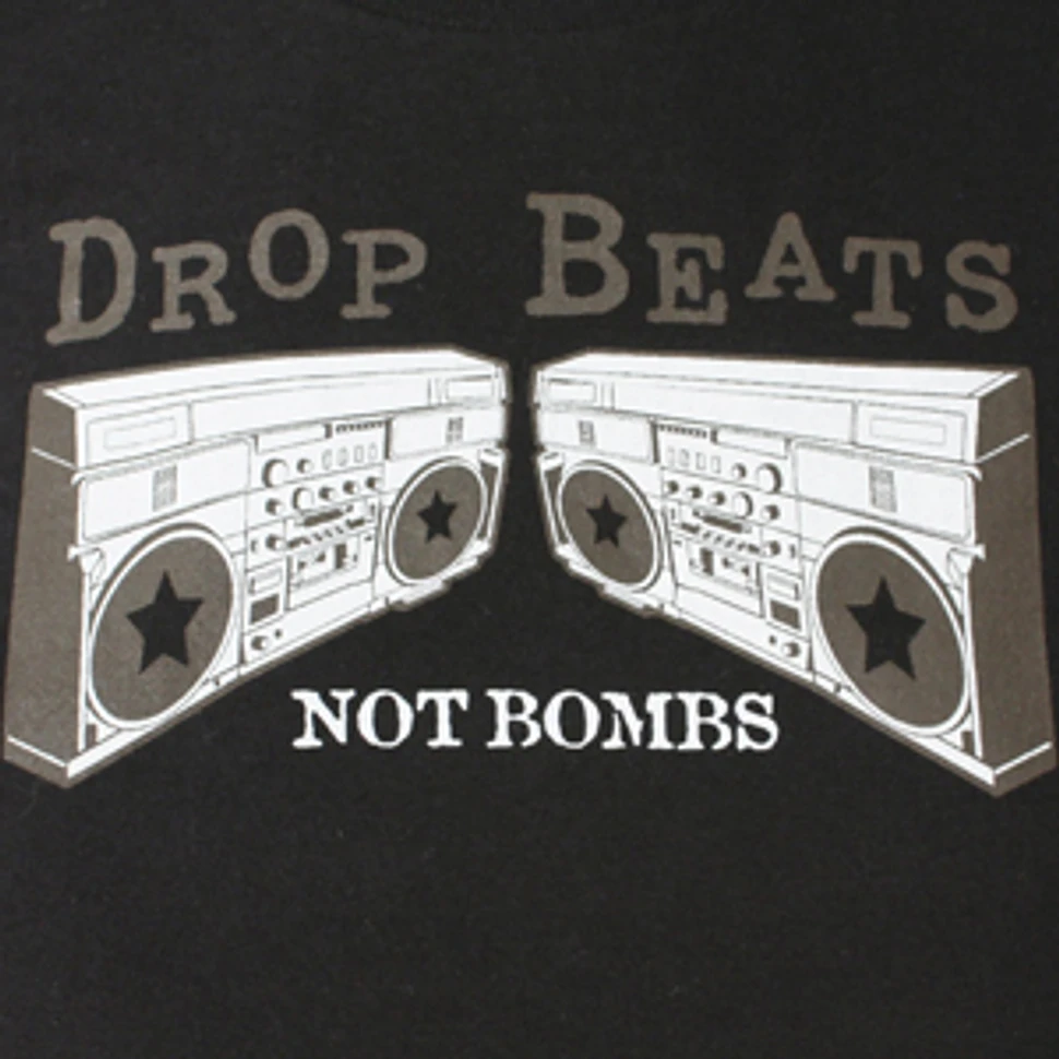 Acrylick - Drop beats not bombs Women T-Shirt