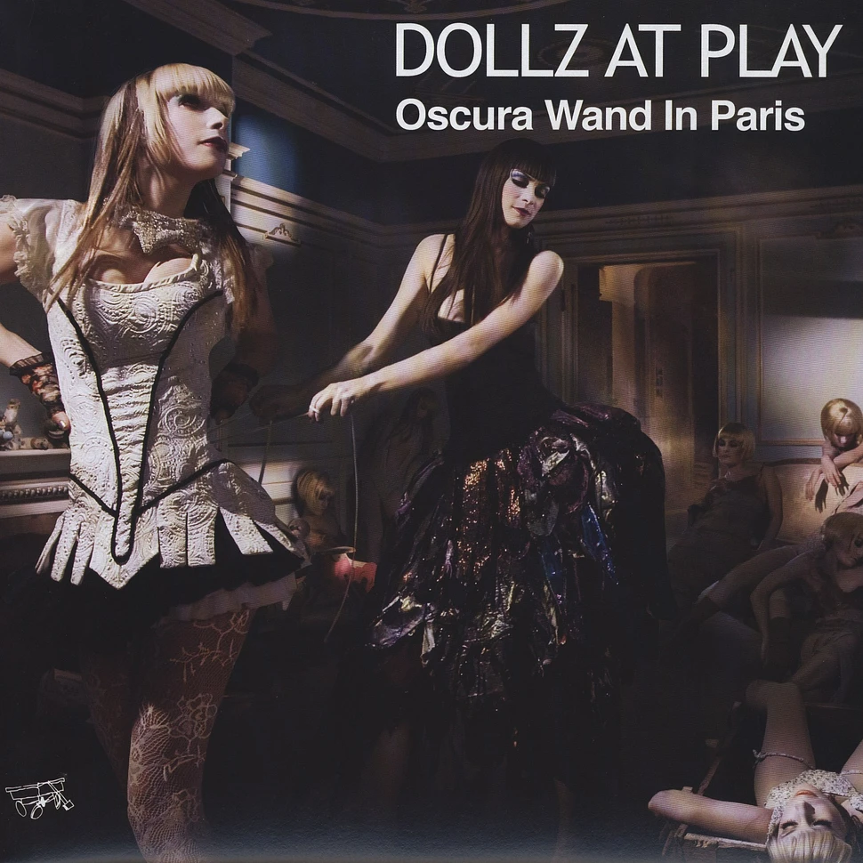 Dollz At Play - Oscura Wand In Paris