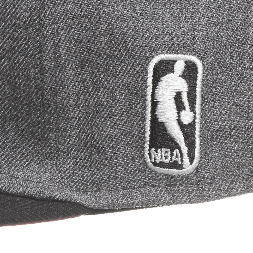 Mitchell & Ness - Chicago Bulls NBA Arch W/Logo G2 Snapback Cap