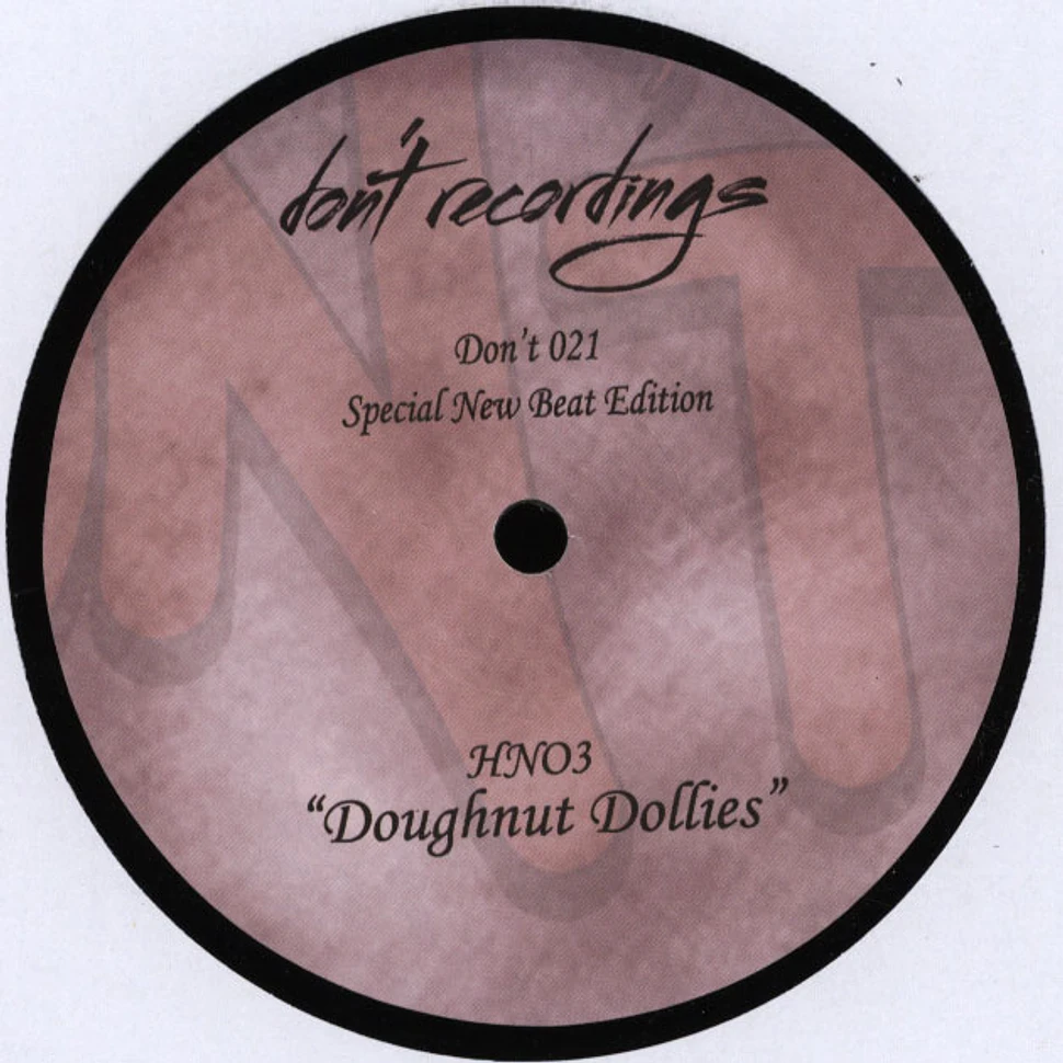 Zsa Zsa Laboum / HN03 - Something Scary / Doughnut Dollies