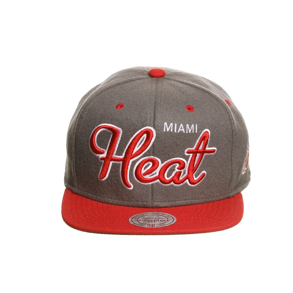 Mitchell & Ness - Miami Heat NBA Melton Script Snapback Cap