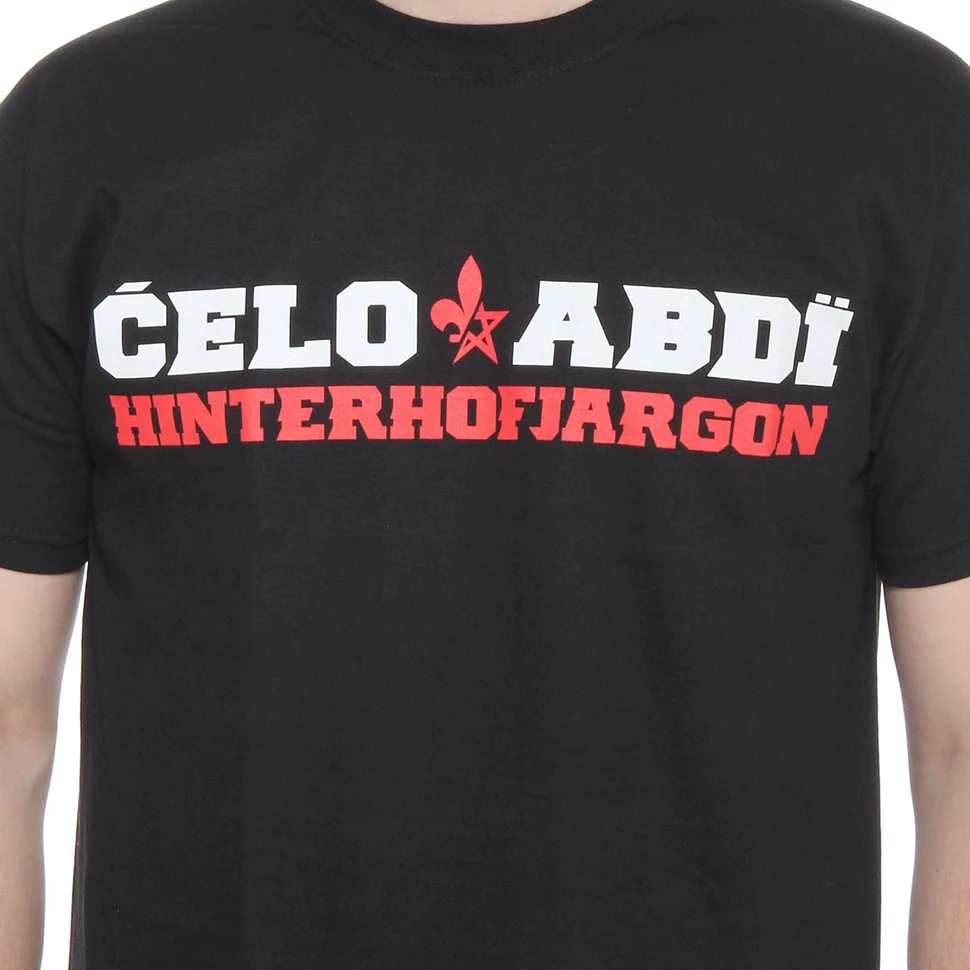 Celo & Abdi - Schriftzug T-Shirt