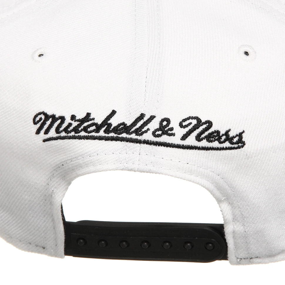 Mitchell & Ness - Brooklyn Nets Upside Down Snapback Cap