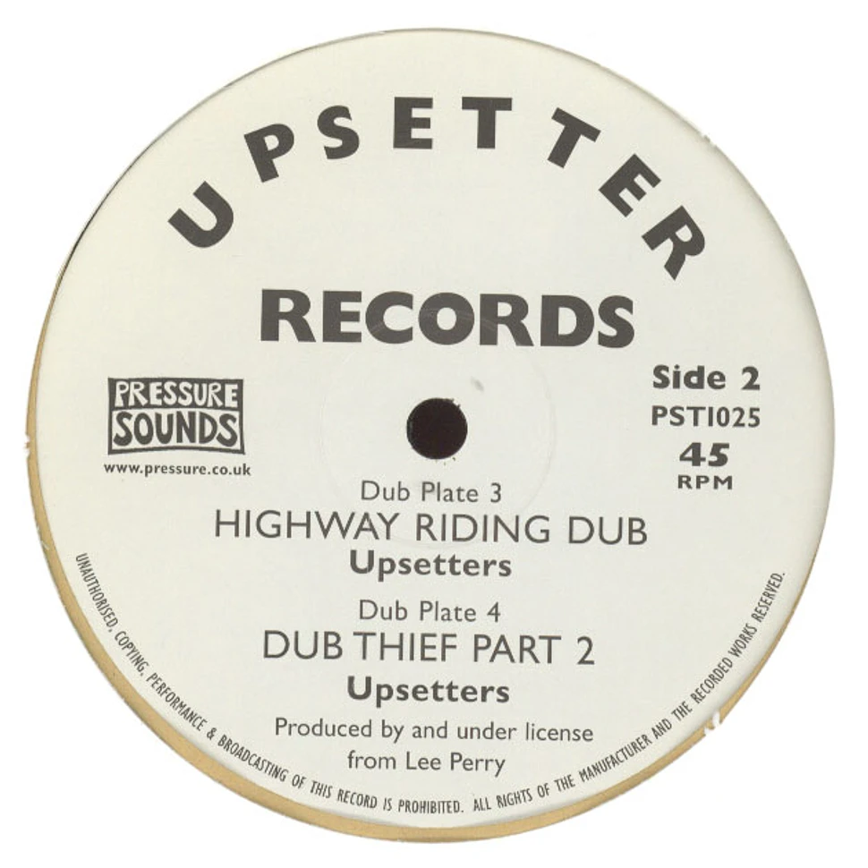 Lee Perry / Upsetters - Keep On Dubbing