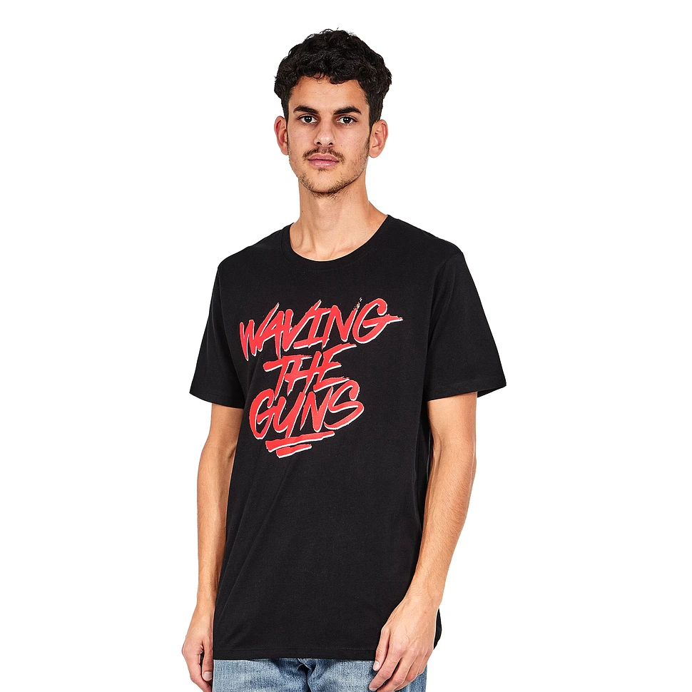 Waving The Guns - Pinsel T-Shirt