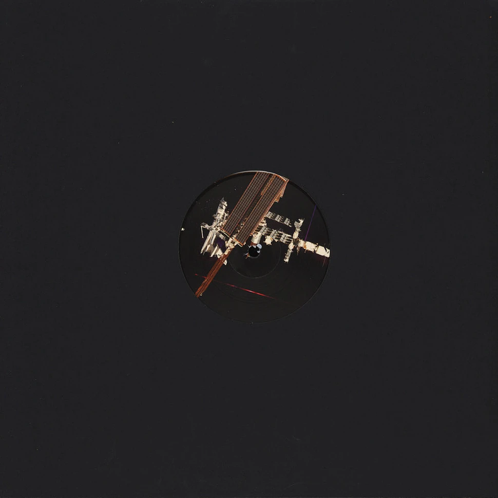 Terrence Dixon / M.R.E.U.X - Space Station