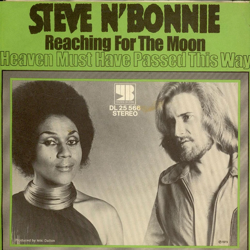 Steve & Bonnie - Reaching For The Moon