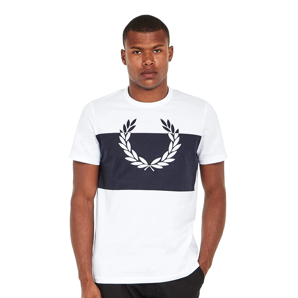 Fred Perry - Laurel Wreath Print T-Shirt