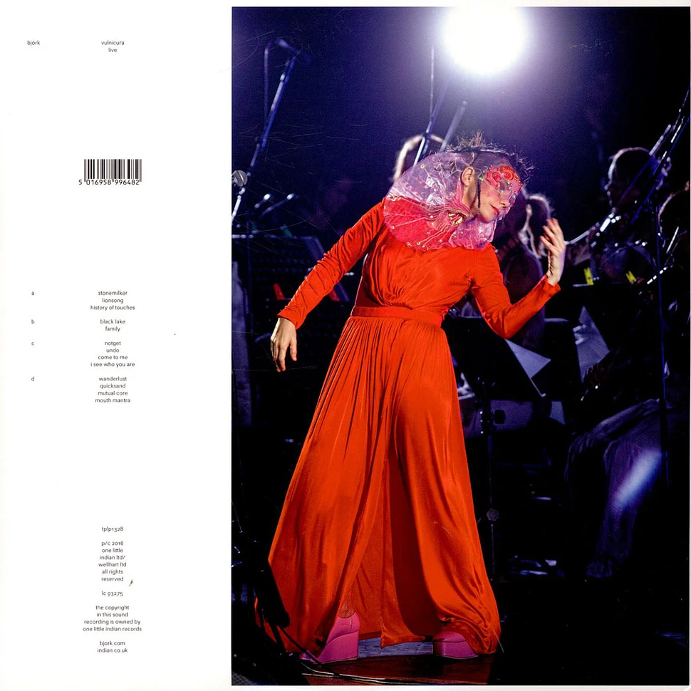 Björk - Vulnicura Live