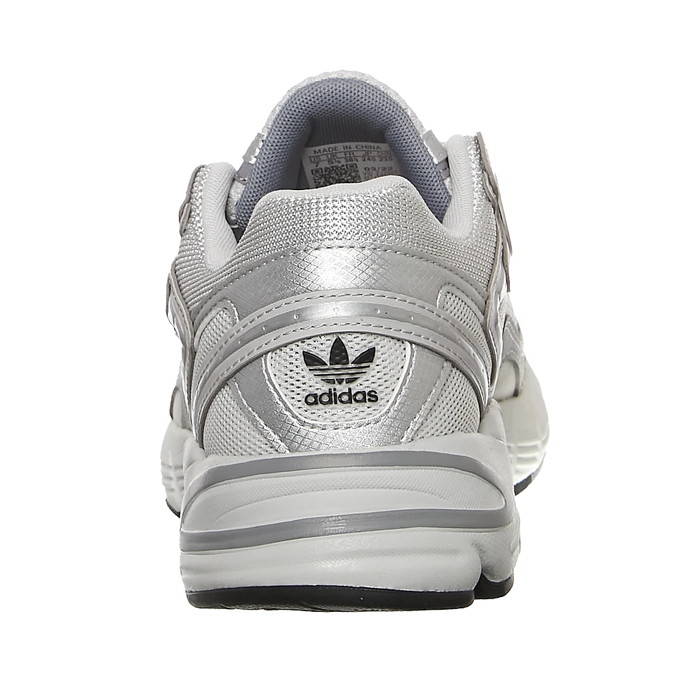 adidas - Astir W