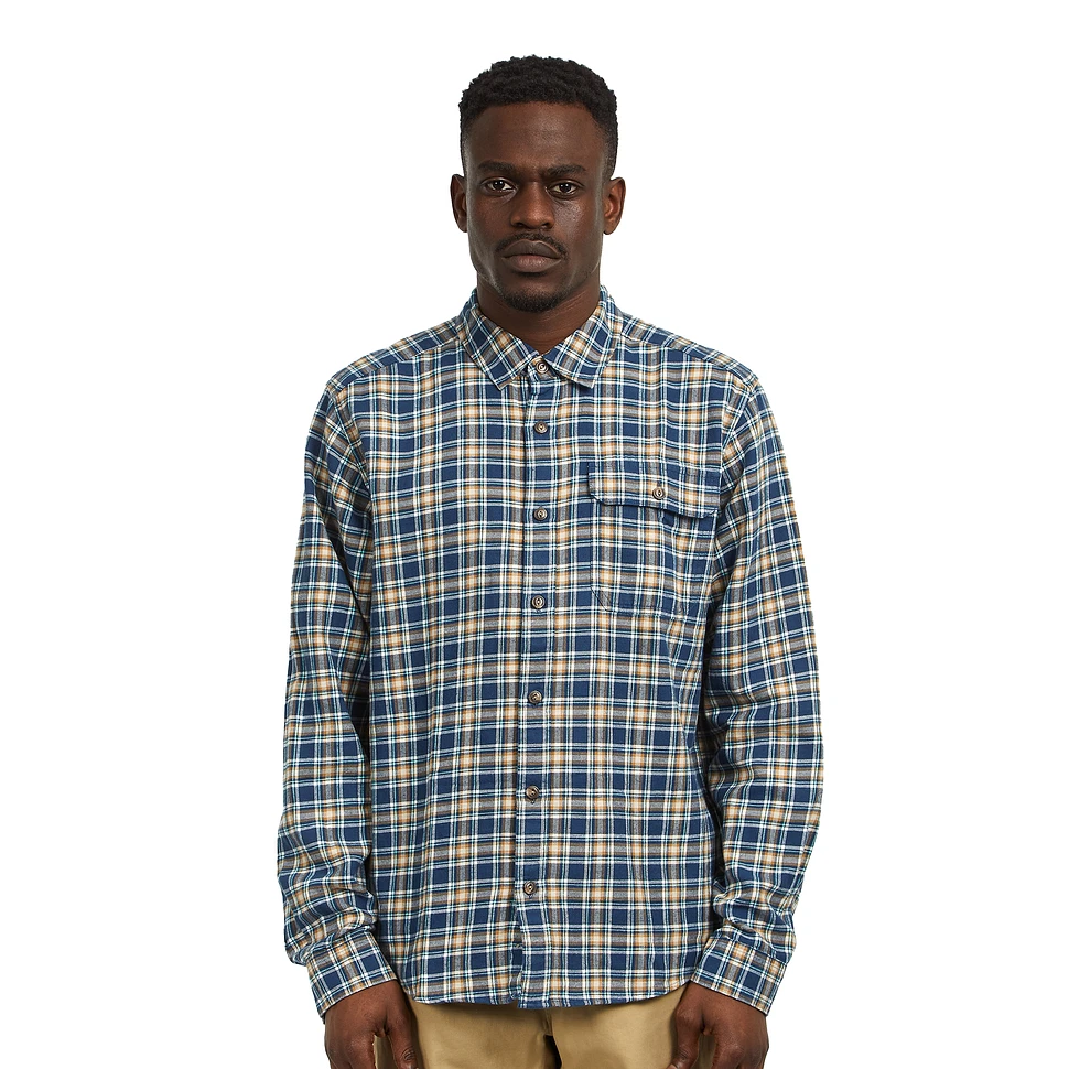 Patagonia - Long-Sleeved Cotton in Conversion Lightweight Fjord Flannel Shirt