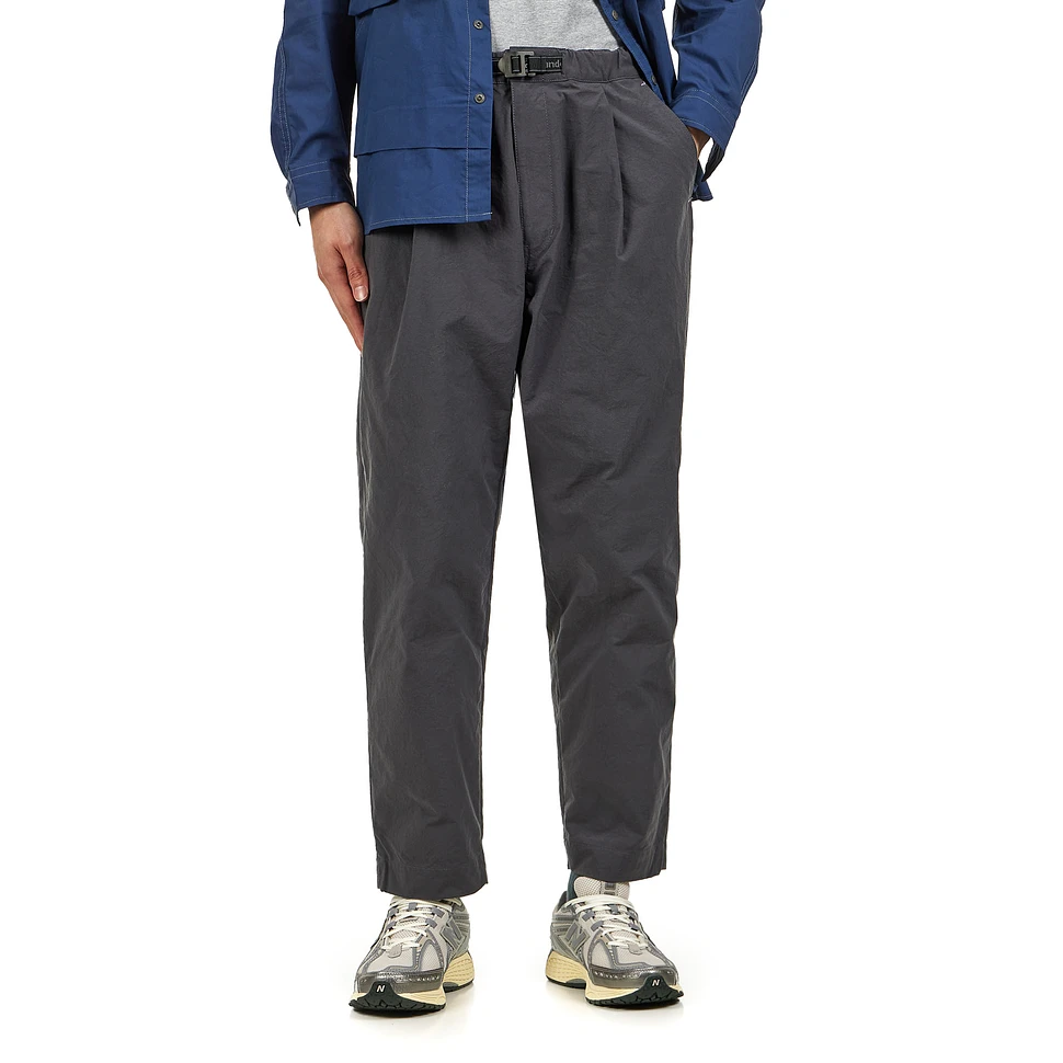 and wander nylon chino tuck tapered pant