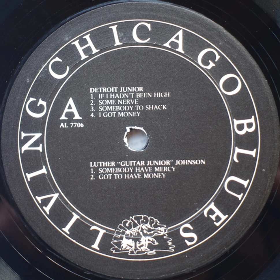 Detroit Junior / Luther "Guitar Junior" Johnson / Queen Sylvia Embry - Living Chicago Blues Volume 6