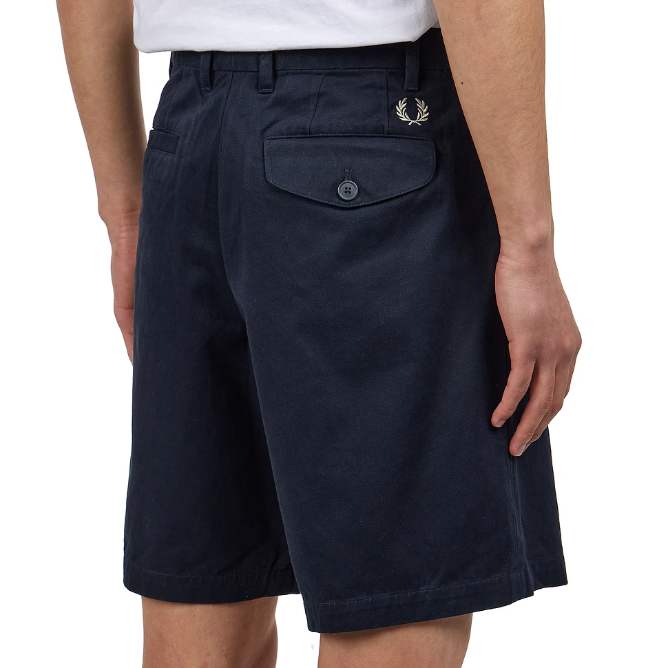 Fred Perry - Long Pleated Short