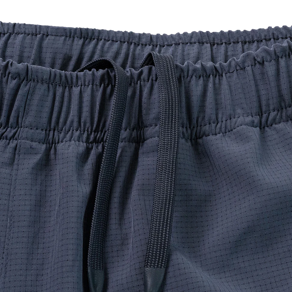 Adsum - Run Short