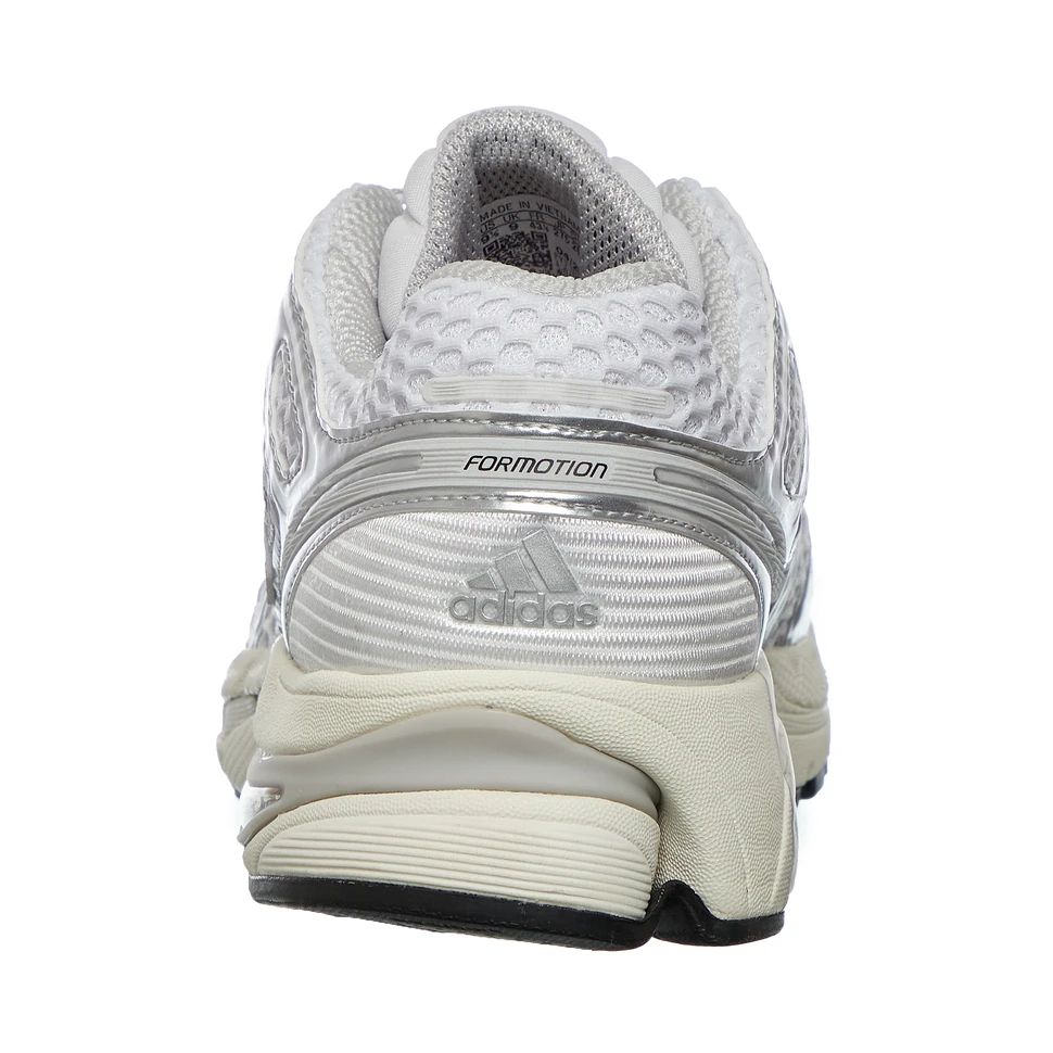 adidas - Adistar Control 5