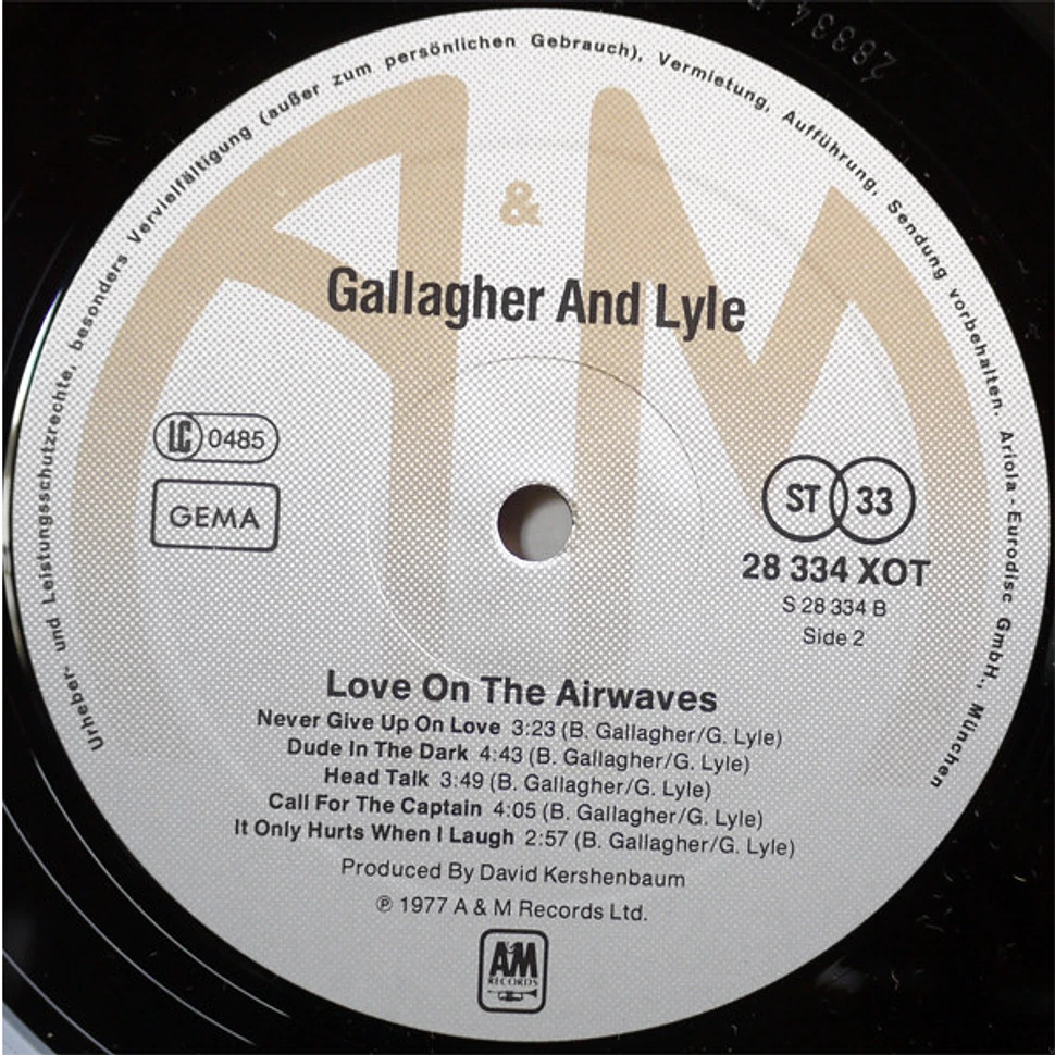 Gallagher & Lyle - Love On The Airwaves