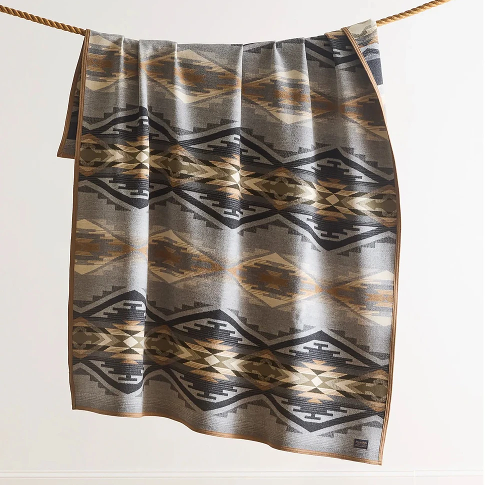 Pendleton - Jacquard Unnapped Robe