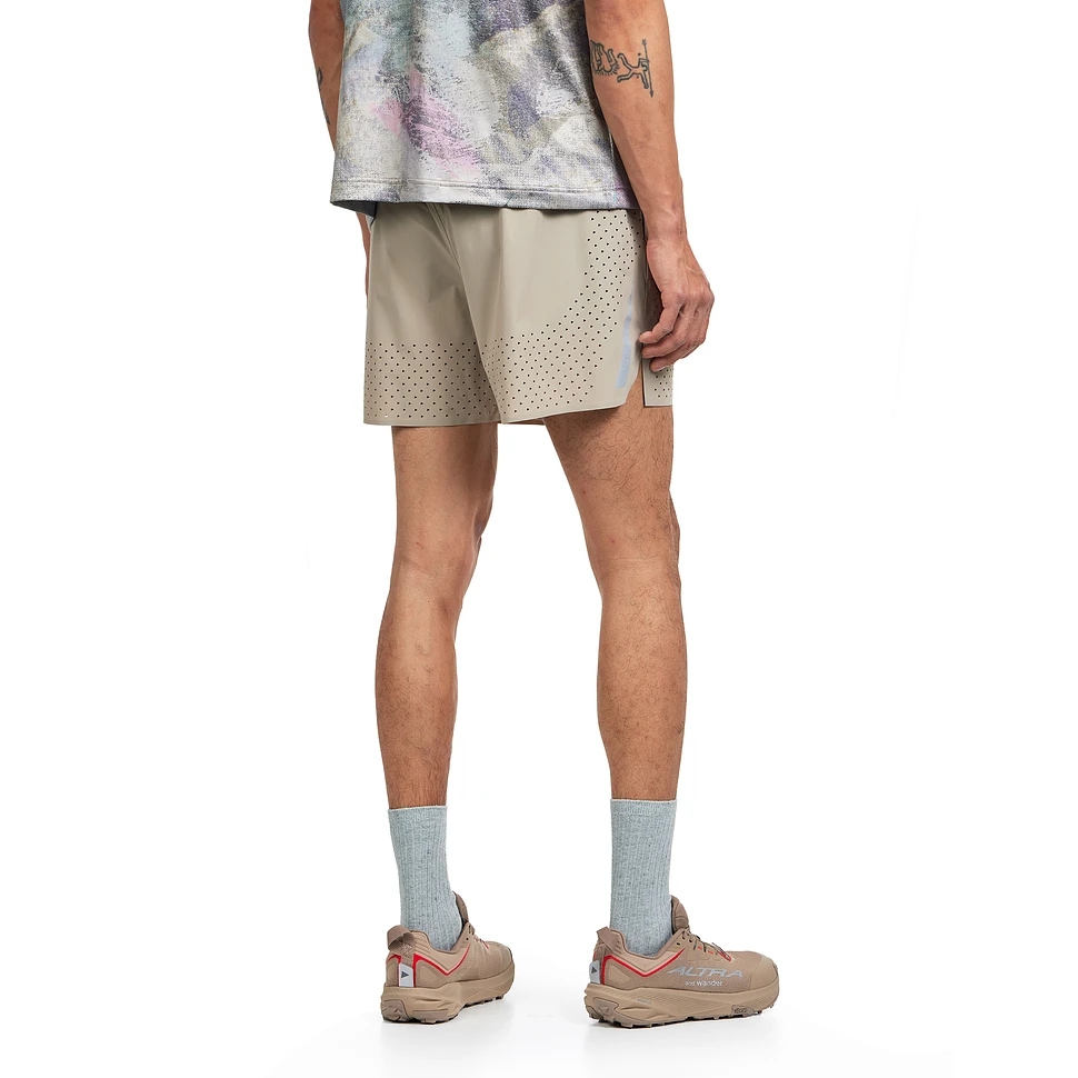 and wander x Altra - Ventilation Short Pants (Beige) | HHV
