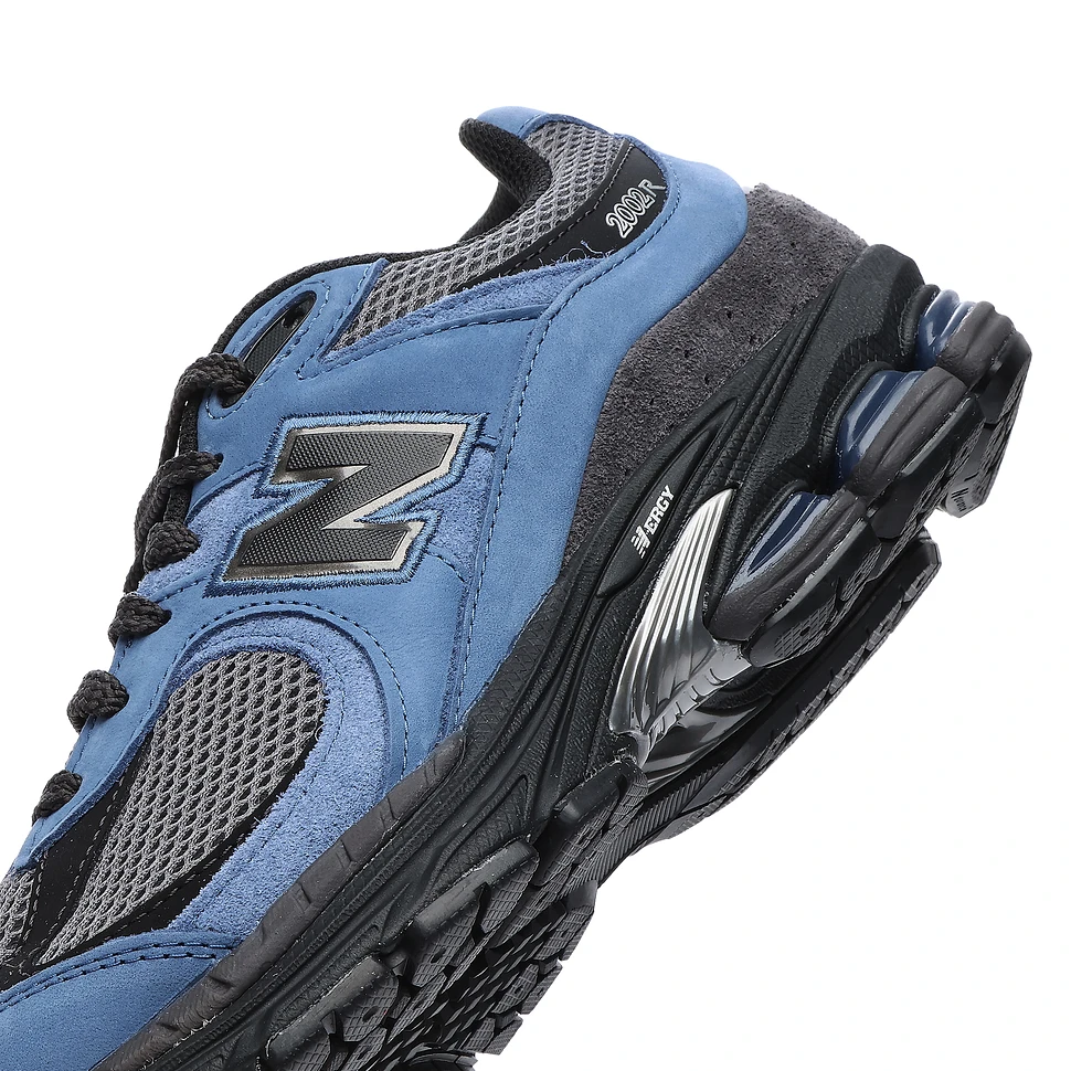 New Balance - U2002R