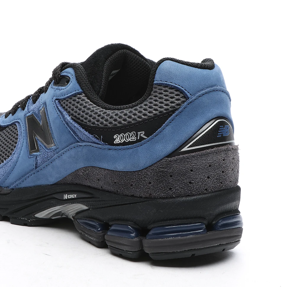 New Balance - U2002R