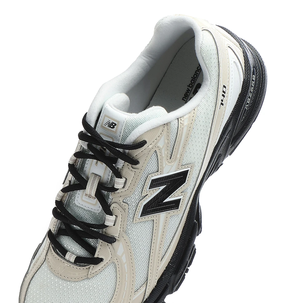 New Balance - U740