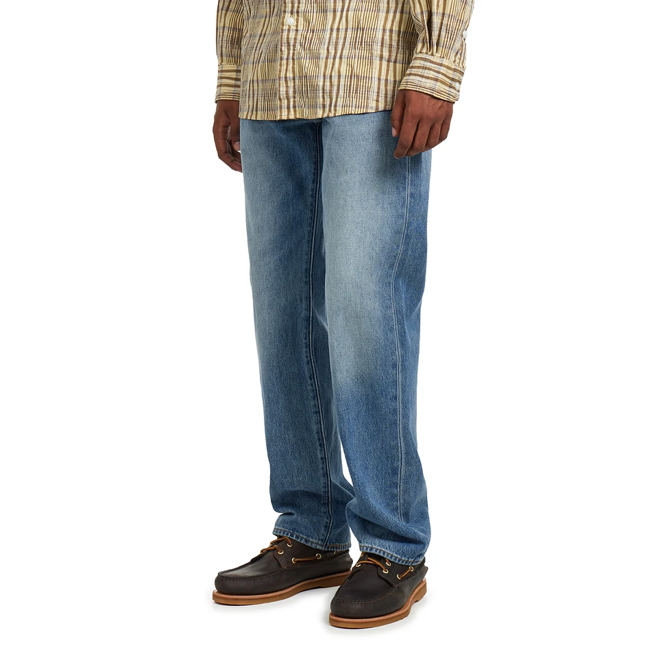 555 Relaxed Straight